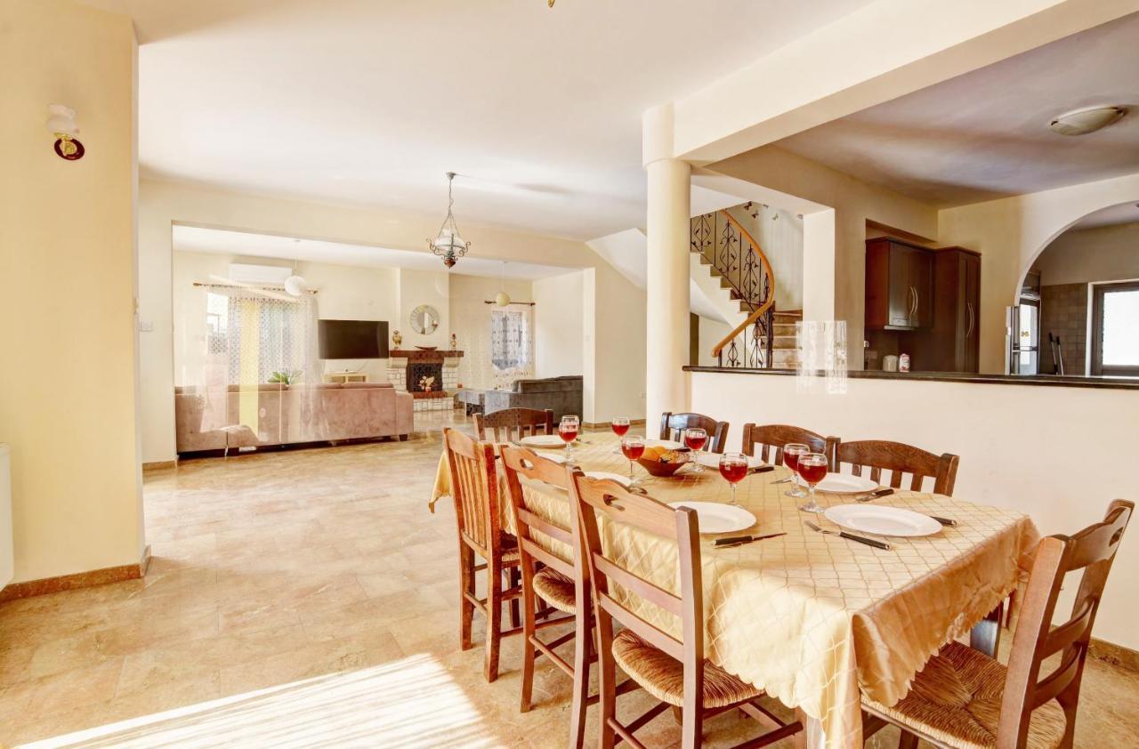 Villa Eva ไอยานาปา ภายนอก รูปภาพ