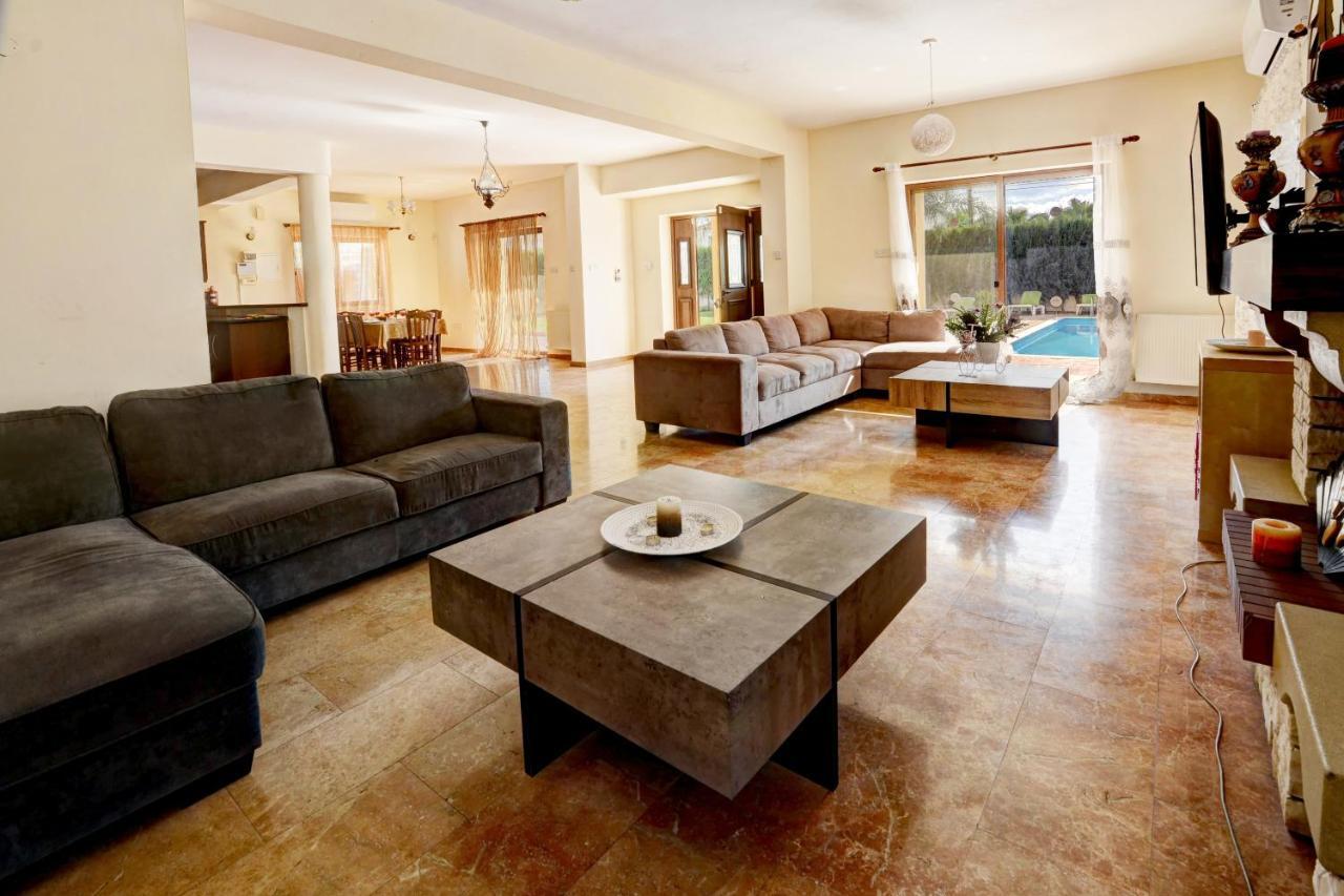 Villa Eva ไอยานาปา ภายนอก รูปภาพ